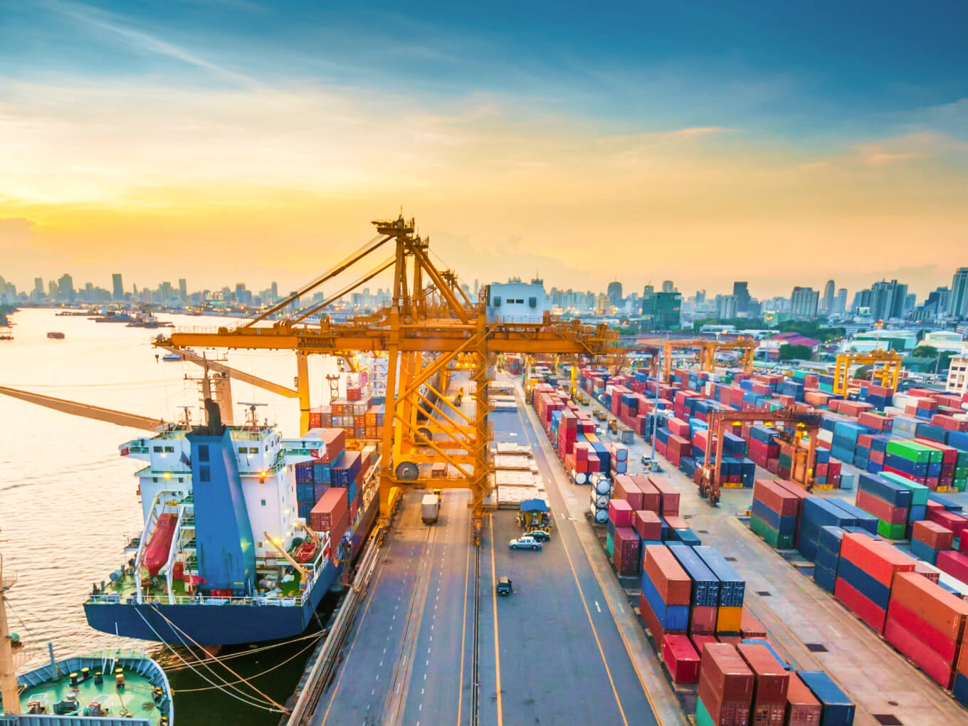 Quyết định ban hành biểu giá dịch vụ hoa tiêu hàng hải